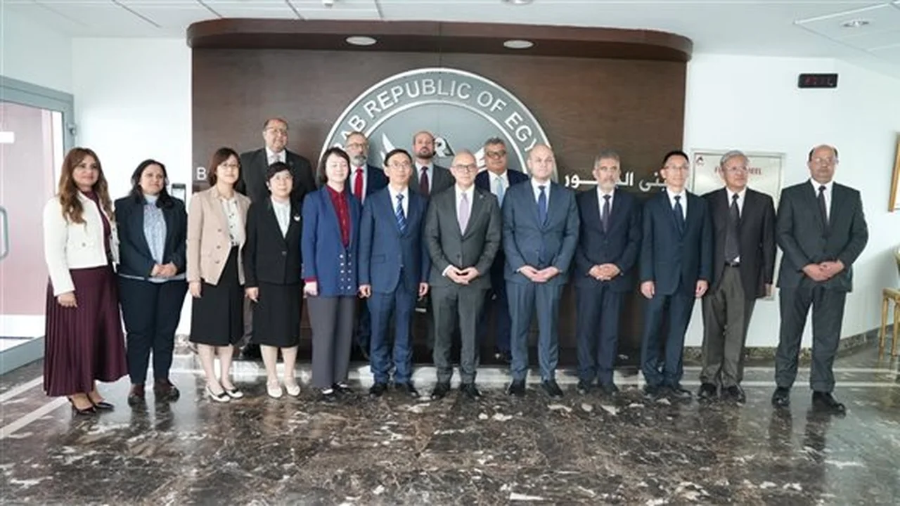 الرقابة المالية تبحث تعزيز التعاون القضائي مع المحكمة العليا في شنغهاي